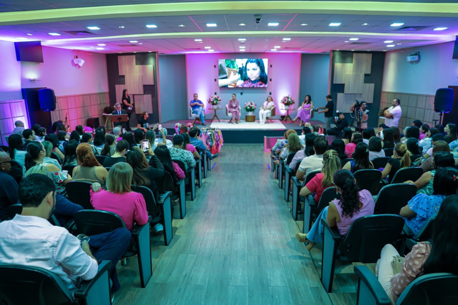 Diagnóstico precoce do câncer de mama e apoio emocional às pacientes são destaques de debate em Boa Vista