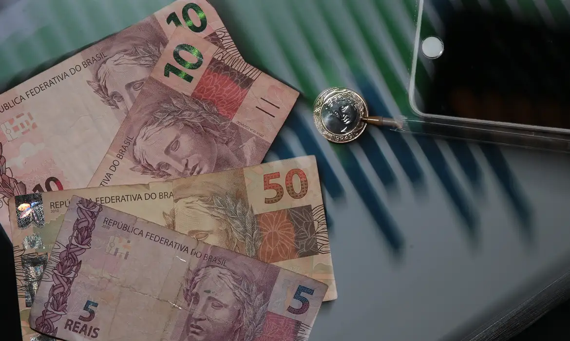 Banco Central aponta desaceleração da economia e da inflação para justificar corte da Selic