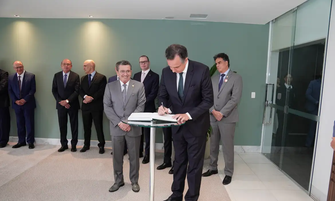 Rodrigo Pacheco toma posse como ministro do TCU