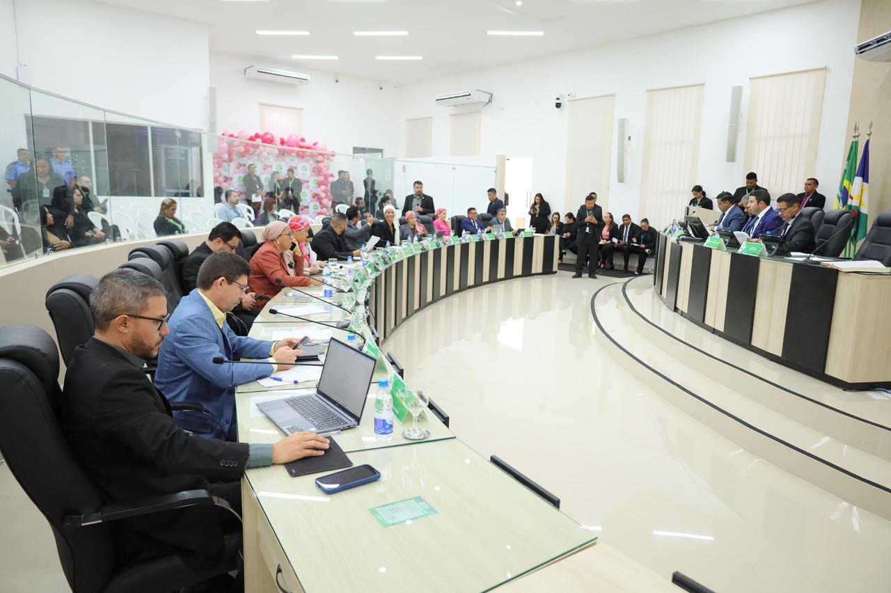 Ítalo Otávio sugere sessão à noite para ampliar debate sobre salários no serviço público