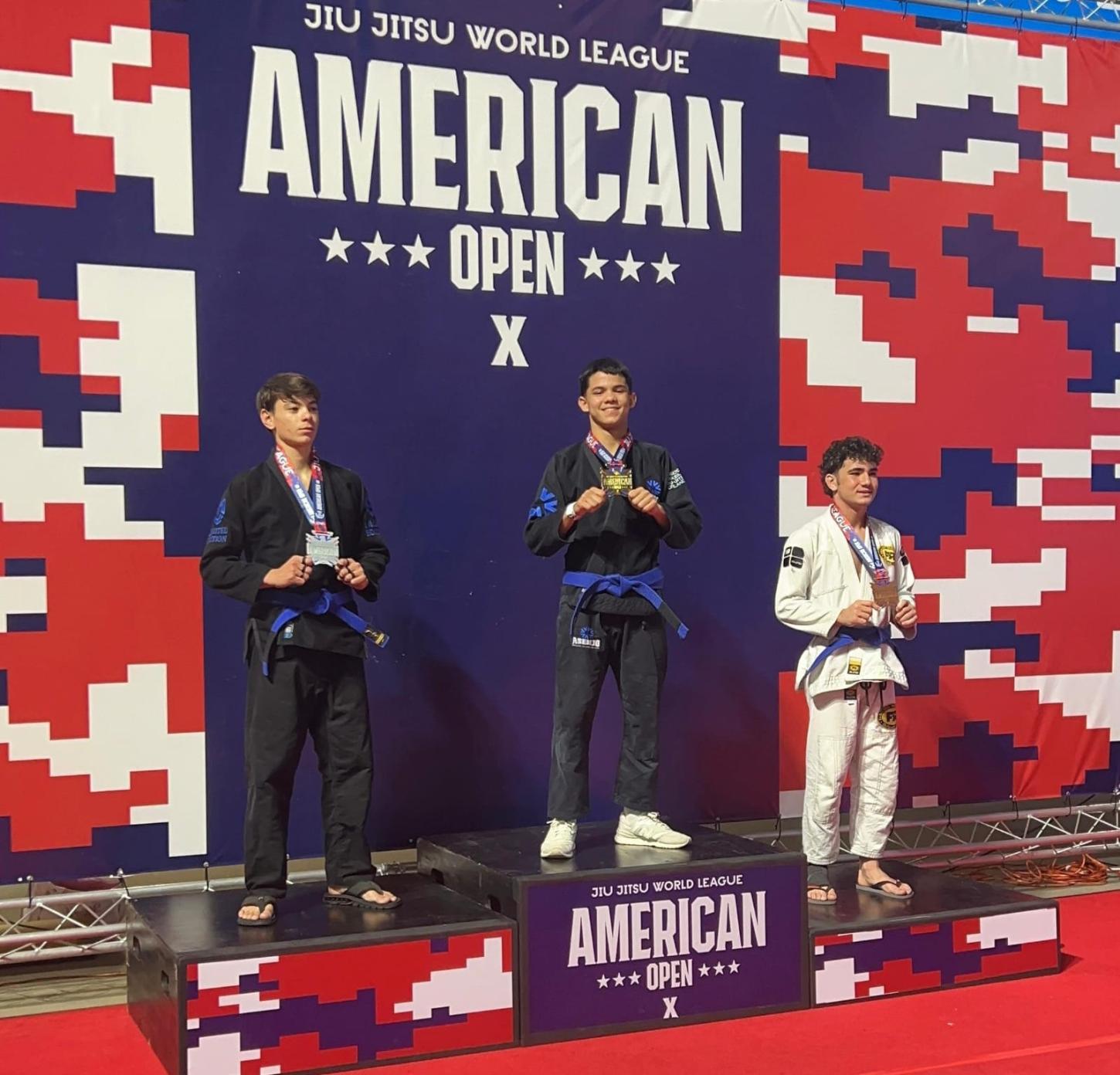 Atleta roraimense coleciona medalhas em intercâmbio de jiu-jitsu na Flórida (EUA)