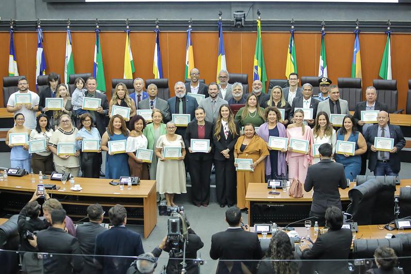 ALE-RR homenageia defensores e servidores da DPE-RR pelos 26 anos da instituição
