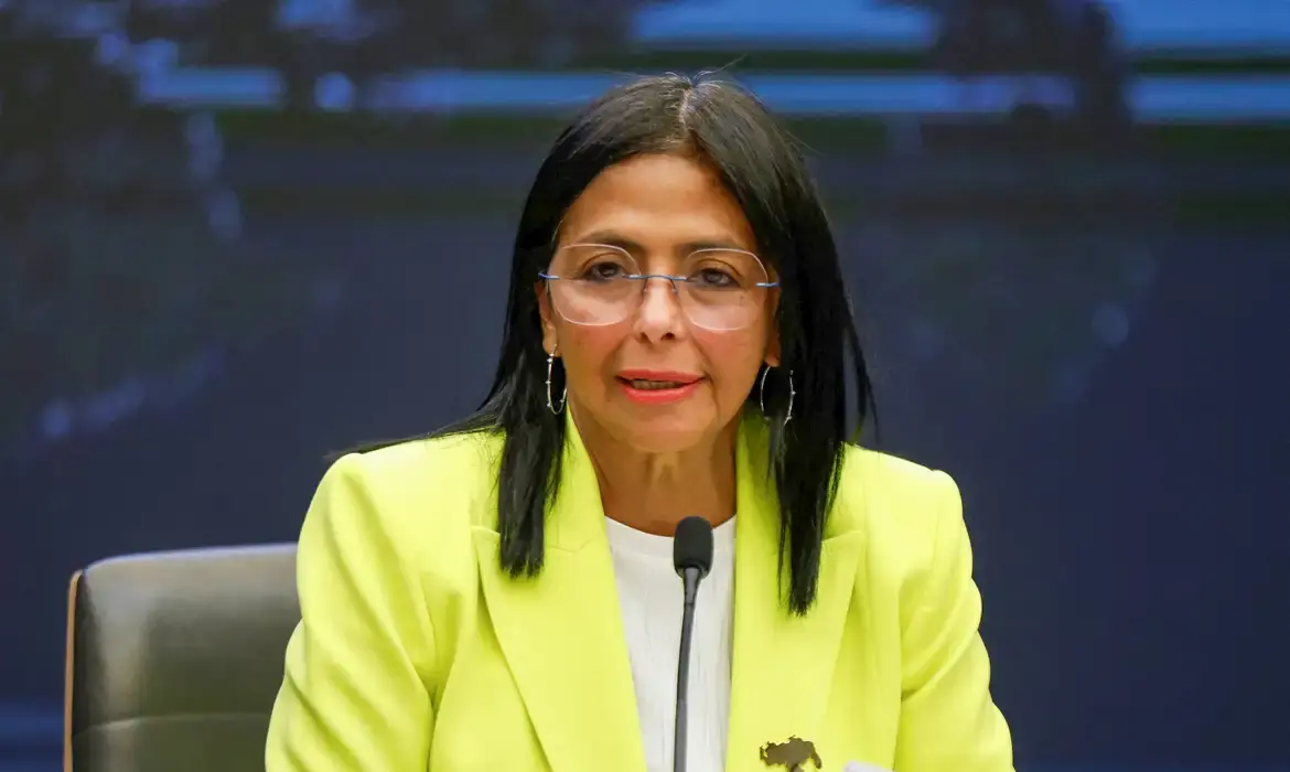 Delcy Rodríguez vai à Europa para audiência decisiva sobre disputa entre Venezuela e Guiana
