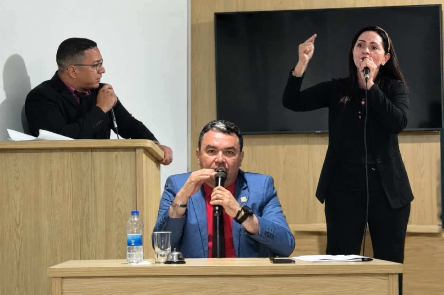 Confusão na Câmara de Iracema expõe crise política e troca de graves acusações entre vereadores