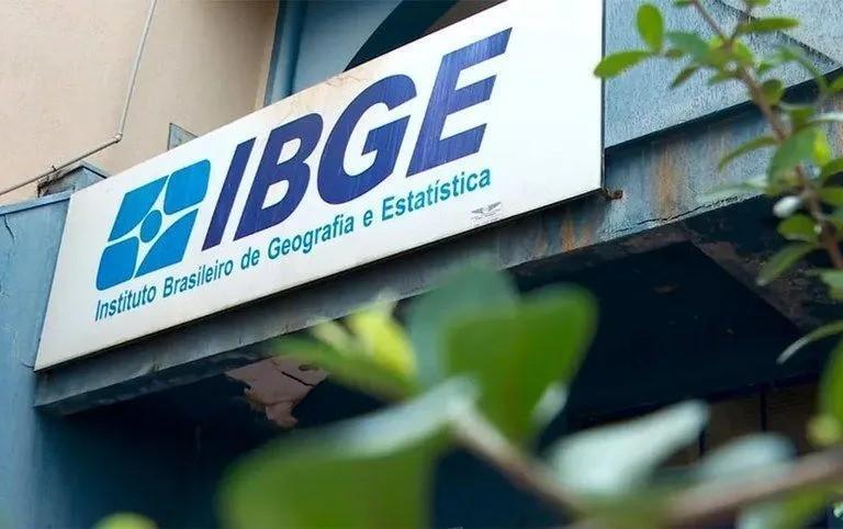 IBGE abre inscrições para 8.238 vagas temporárias com salários de até R$ 4 mil