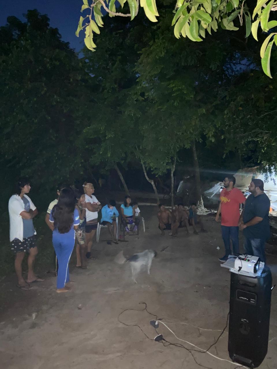 Recentemente, o documentário foi exibido no acampamento Buritizal, em Boa Vista, onde vivem integrantes da família Sanöma que participaram da pesquisa.