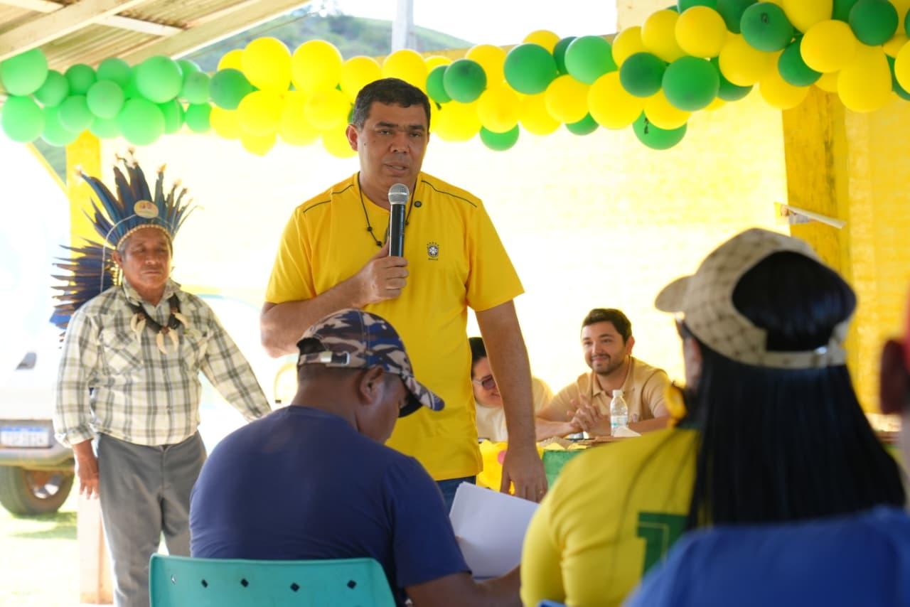 Governador ouviu lideranças Macuxi, prometeu reforma de unidade de saúde, novas escolas e reuniões permanentes com tuxauas.