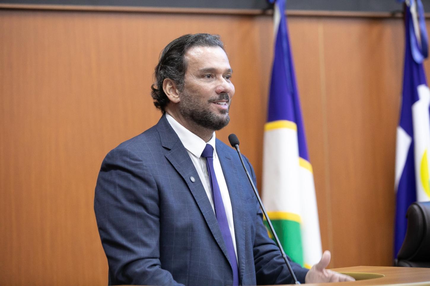 Após visitar pessoalmente as comunidades da região, o deputado Jorge Everton levou ao Governo do Estado o pedido de recuperação urgente da Vicinal 01 Cujubim, uma estrada essencial para centenas de moradores e produtores rurais de Caracaraí.