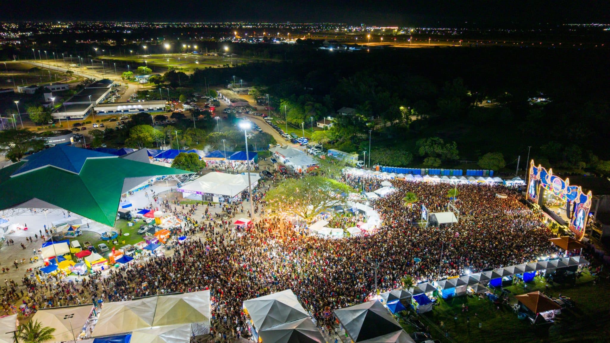 Shows nacionais atraem 80 mil pessoas ao São João no Parque Anauá