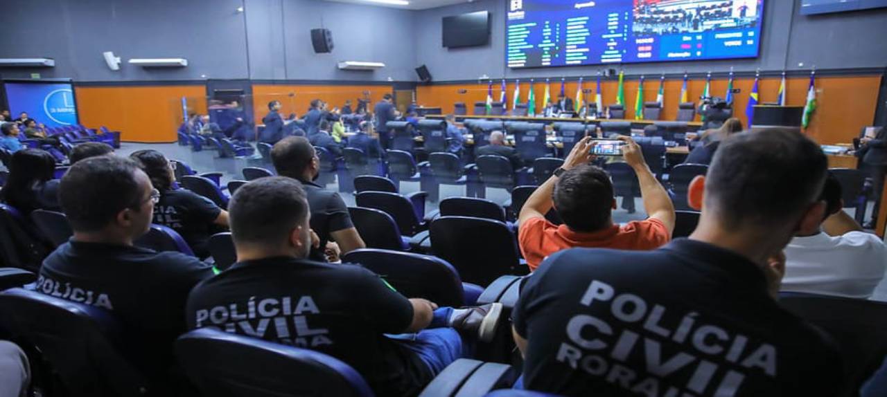 ALERR aprova projetos essenciais para servidores, regularização previdenciária e proteção às mulheres em sessão extraordinária
