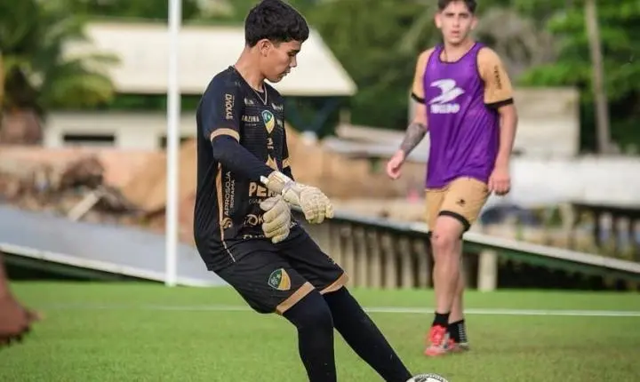 Goleiro roraimense Davi Medeiros participa de período de treinamentos com preparador de goleiros Júnior do Monte Roraima