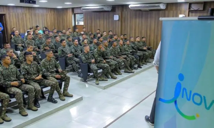 Inovem, da ALERR, promove palestra de educação financeira para militares do 1º BIS