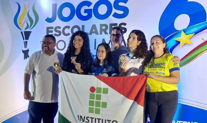 Medalhistas de natação e xadrez são premiados nos JERs em Boa Vista