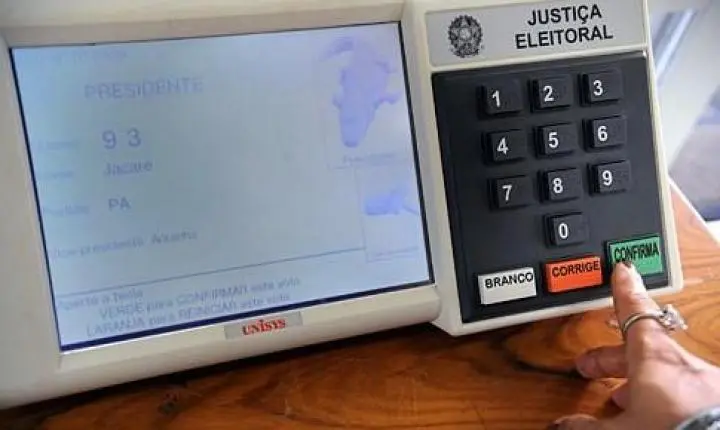 Voto nulo não anula eleição e não impede posse de candidato, esclarecem especialistas